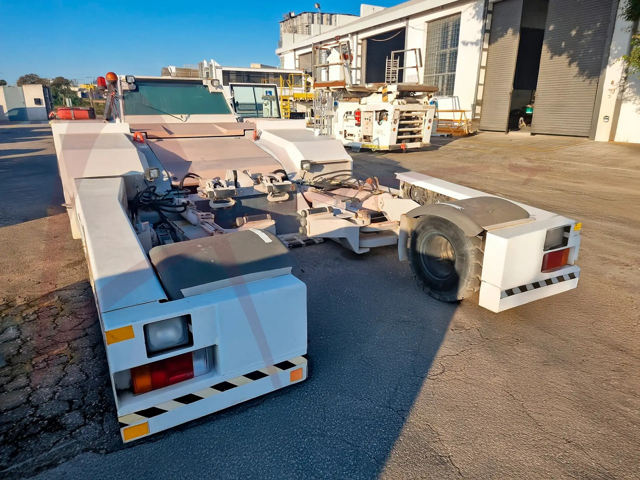 JBT EXPEDITER 160 - Pushbacktraktor: bild 2 JBT EXPEDITER 160 - Pushbacktraktor: bild 2