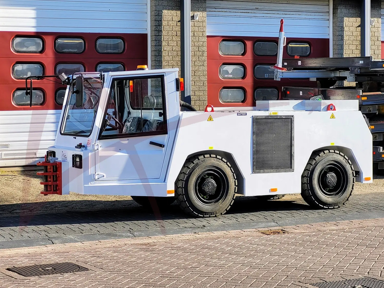 TLD TMX-100 - Pushbacktraktor: bild 1 TLD TMX-100 - Pushbacktraktor: bild 1