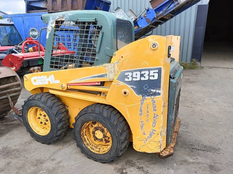 Gehl 3935 3840 schranklader loader skid steer bobcat - Kompaktlastare/ Slirstyrda lastare: bild 1 Gehl 3935 3840 schranklader loader skid steer bobcat - Kompaktlastare/ Slirstyrda lastare: bild 1