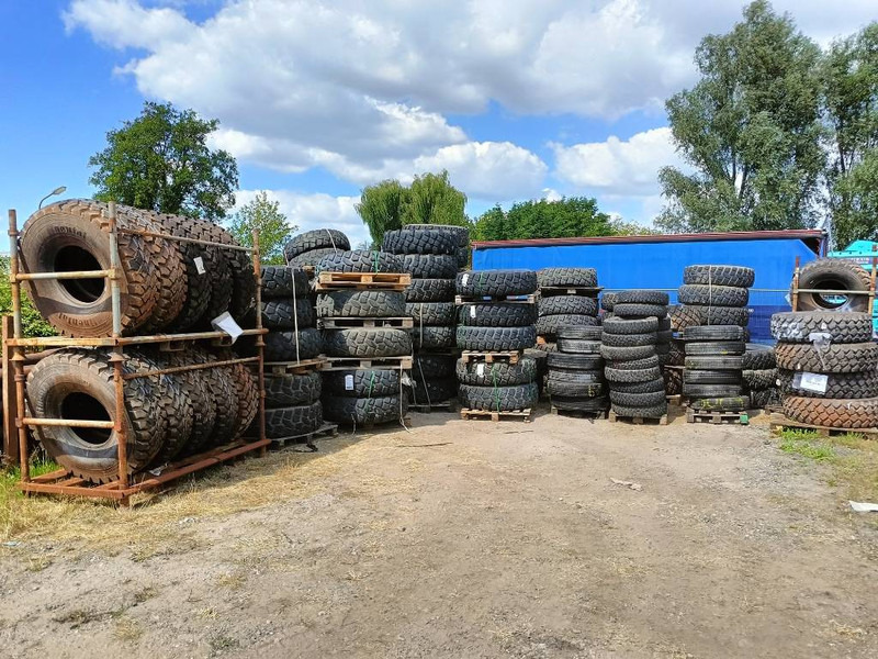 Michelin 6,50 R16 C 7,00R16 C 22/100R16 255/100R16 banden l - Däck och fälgar för Byggmaskiner: bild 1 Michelin 6,50 R16 C 7,00R16 C 22/100R16 255/100R16 banden l - Däck och fälgar för Byggmaskiner: bild 1