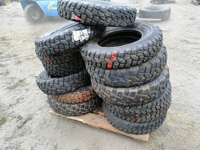 Michelin 6,50 R16 C 7,00R16 C 22/100R16 255/100R16 banden l - Däck och fälgar för Byggmaskiner: bild 2 Michelin 6,50 R16 C 7,00R16 C 22/100R16 255/100R16 banden l - Däck och fälgar för Byggmaskiner: bild 2