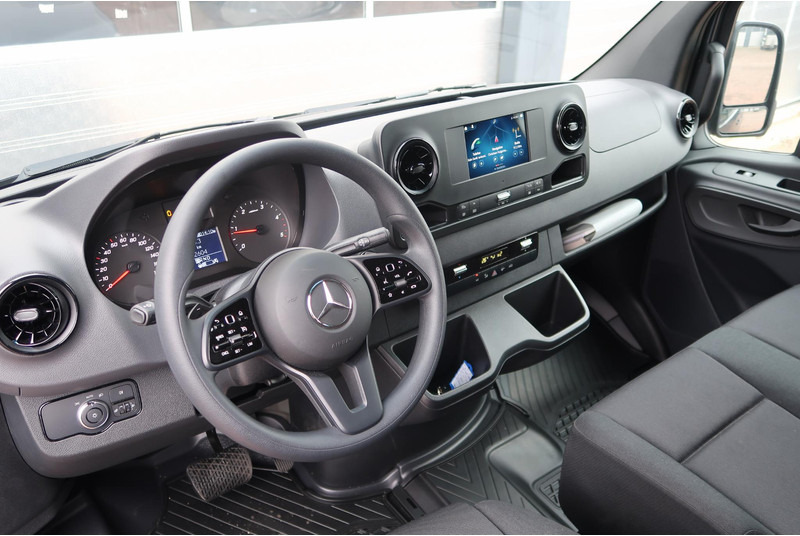 Mercedes-Benz Sprinter 519 CDI L2H2 4X4 AUT/ 2X DEUR/ 3,5T/ MBUX/ CAMERA/ ETC. - Skåpbil: bild 2 Mercedes-Benz Sprinter 519 CDI L2H2 4X4 AUT/ 2X DEUR/ 3,5T/ MBUX/ CAMERA/ ETC. - Skåpbil: bild 2