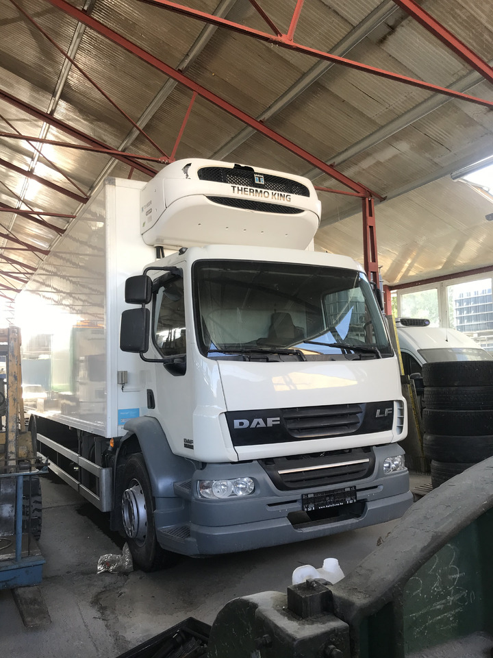 DAF LF 55.220 19T EURO5 THERMOKING T-1000R 3 TEMPERATURE - Kylbil lastbil: bild 2 DAF LF 55.220 19T EURO5 THERMOKING T-1000R 3 TEMPERATURE - Kylbil lastbil: bild 2
