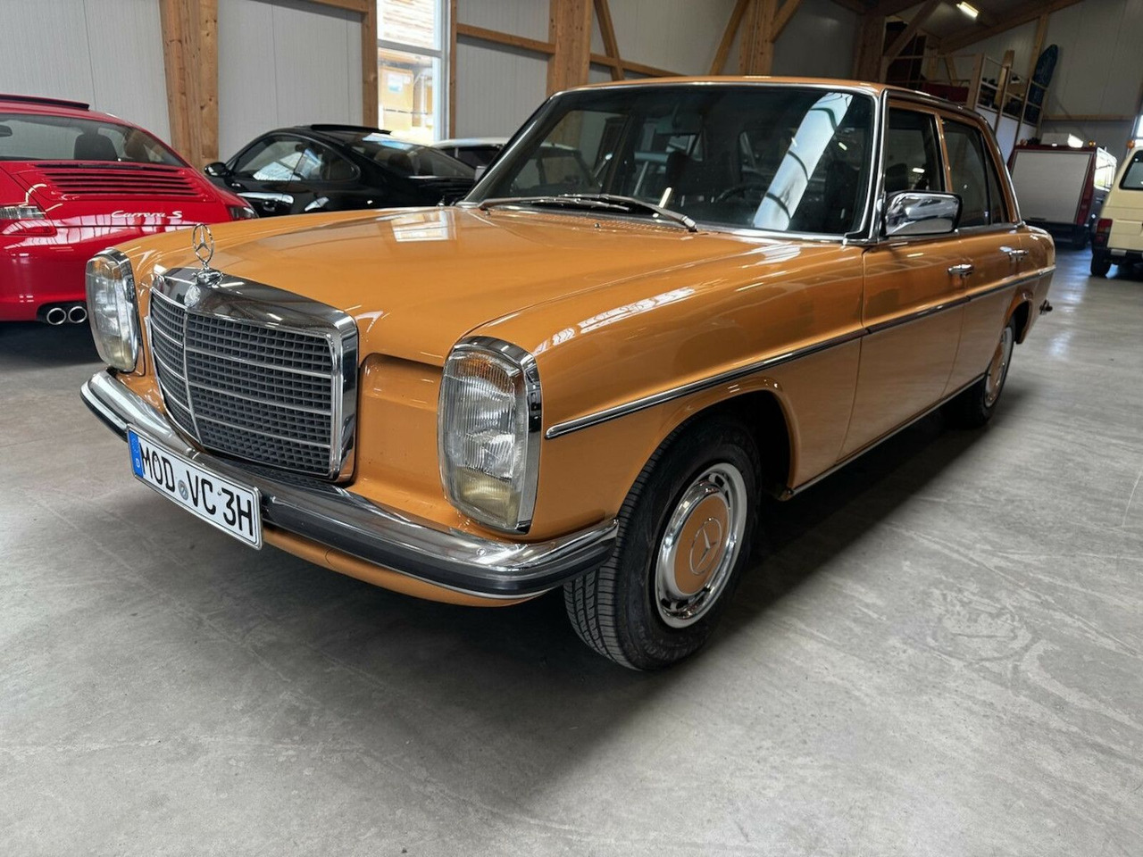 Mercedes-Benz 200 D/8 - Sedan: bild 1 Mercedes-Benz 200 D/8 - Sedan: bild 1