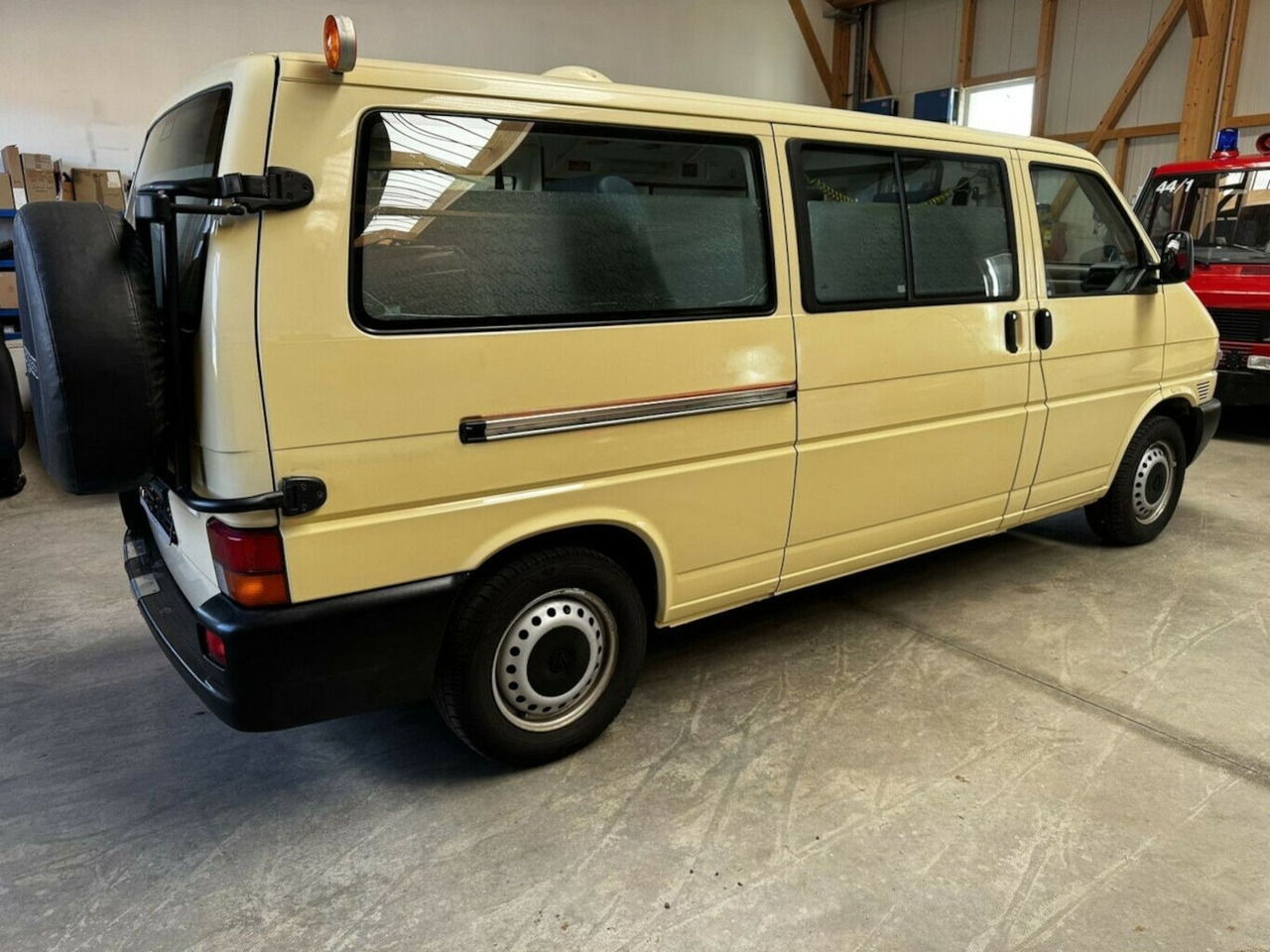 Volkswagen T4 2.5 TDI Syncro 4x4 lang 1. Hand! - Persontransport: bild 5 Volkswagen T4 2.5 TDI Syncro 4x4 lang 1. Hand! - Persontransport: bild 5