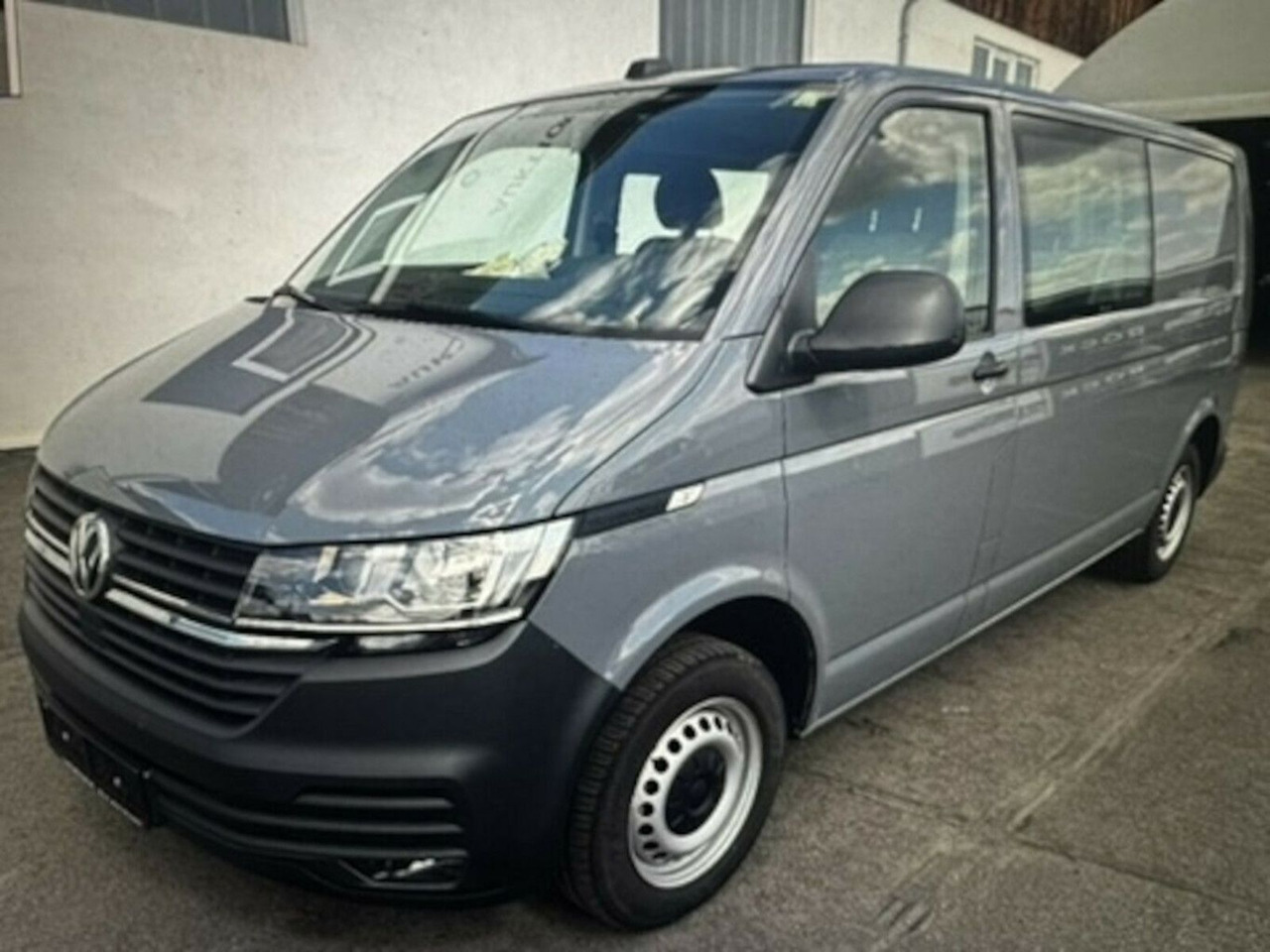 Volkswagen T6.1 Kasten LKW lang 6-Sitzer 2.0 TDI 4Motion - Små skåpbil, Dubbelhytt transportbil: bild 1 Volkswagen T6.1 Kasten LKW lang 6-Sitzer 2.0 TDI 4Motion - Små skåpbil, Dubbelhytt transportbil: bild 1