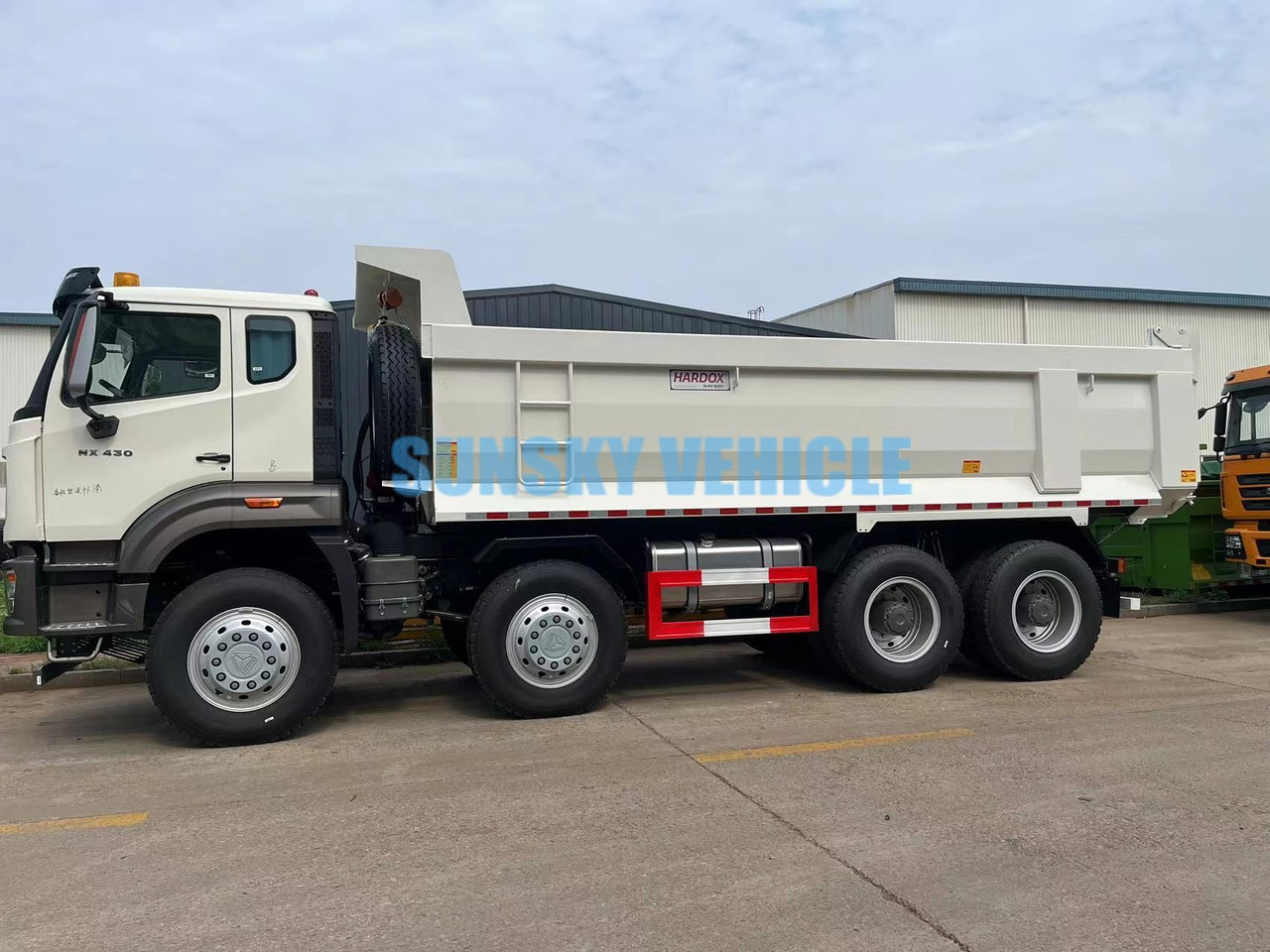 HOWO 8X4 dump truck - Tippbil lastbil: bild 1 HOWO 8X4 dump truck - Tippbil lastbil: bild 1