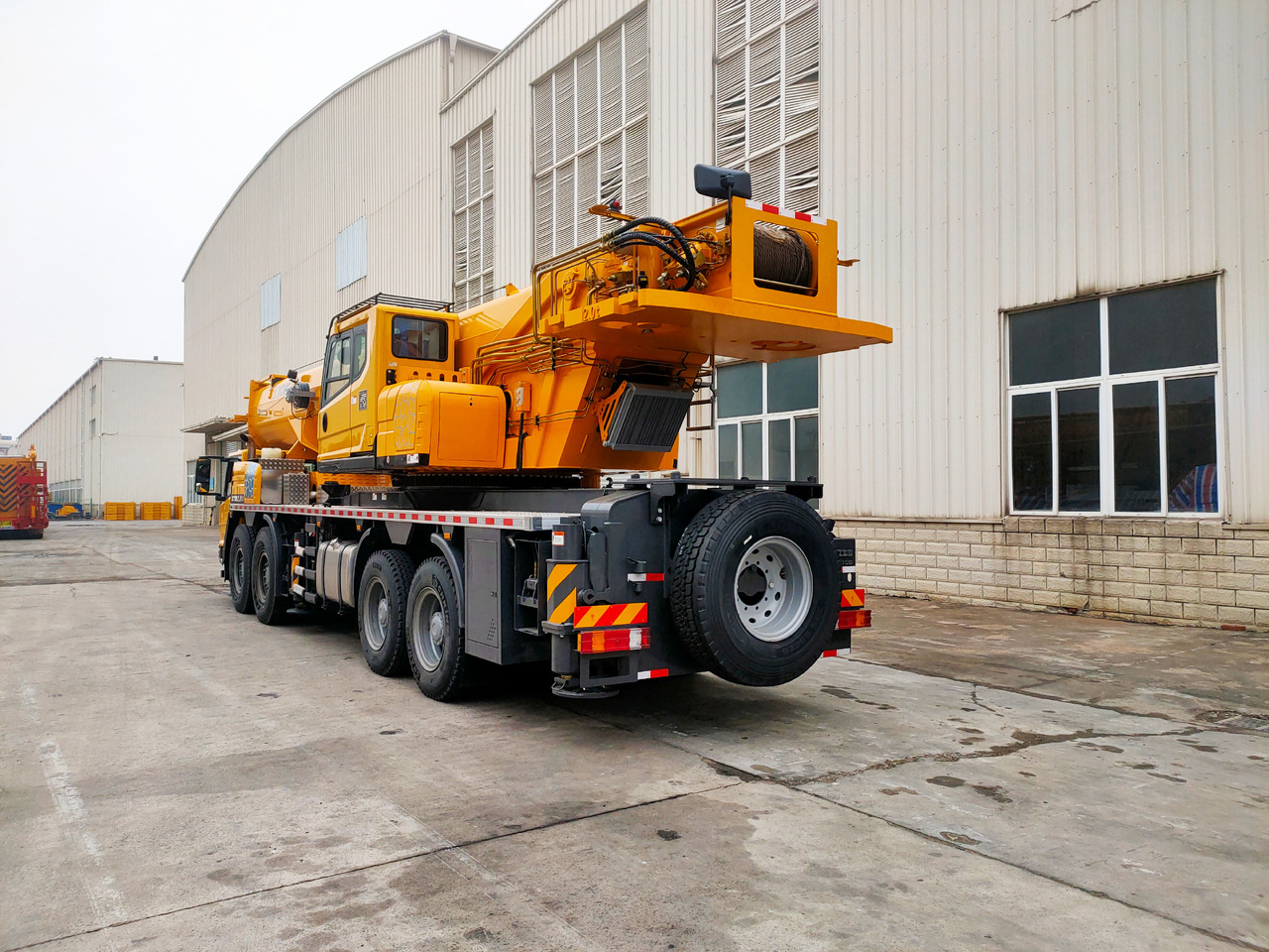 XCMG Factory Hydraulic Crane Telescopic Boom XCT100L7_1 Used 100 Ton Truck Crane For Sale - Mobilkran: bild 3 XCMG Factory Hydraulic Crane Telescopic Boom XCT100L7_1 Used 100 Ton Truck Crane For Sale - Mobilkran: bild 3