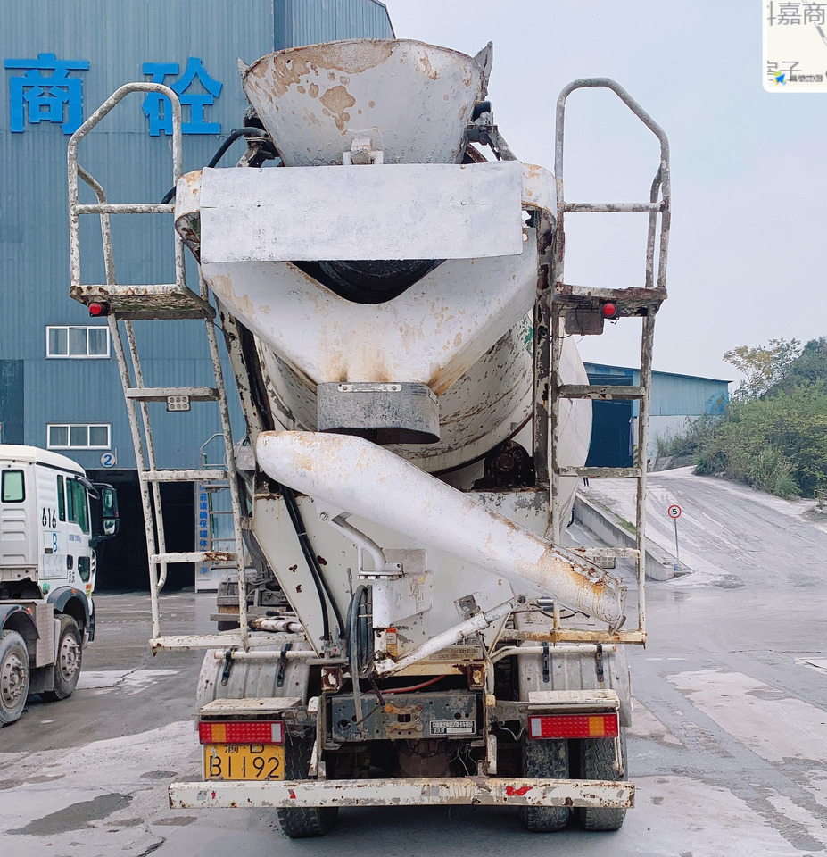 XCMG Official G4806E HOWO Cement Concrete Mixer Used 12 Cubic Meters Concrete Mixer Cement Truck - Betongbil: bild 4 XCMG Official G4806E HOWO Cement Concrete Mixer Used 12 Cubic Meters Concrete Mixer Cement Truck - Betongbil: bild 4