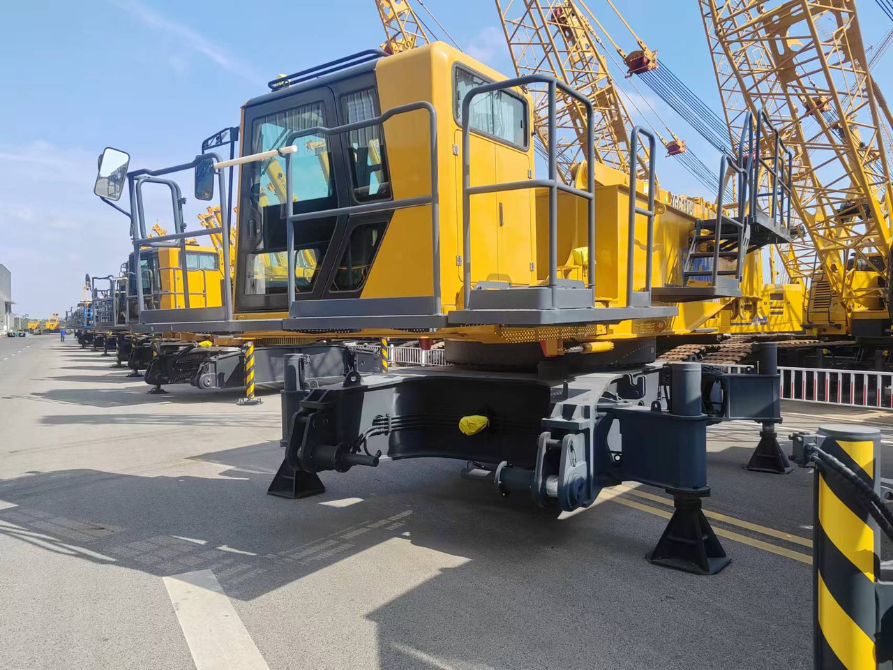 XCMG Official Used Mobile Crawler Crane XGC130-I 130 Ton Hydraulic Diesel Crane Hot Sale - Bandgående kran: bild 2 XCMG Official Used Mobile Crawler Crane XGC130-I 130 Ton Hydraulic Diesel Crane Hot Sale - Bandgående kran: bild 2