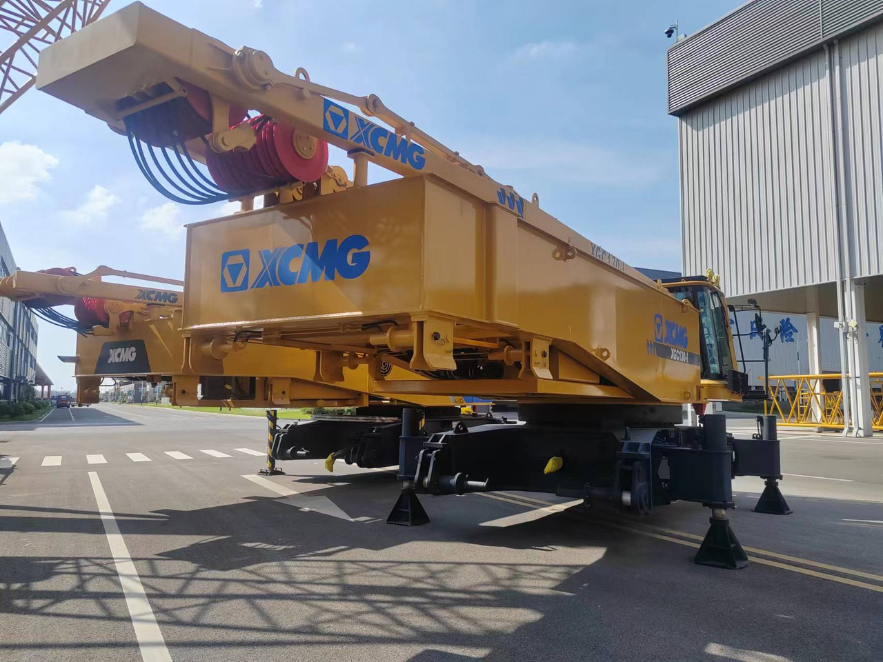 XCMG Official Used Mobile Crawler Crane XGC130-I 130 Ton Hydraulic Diesel Crane Hot Sale - Bandgående kran: bild 4 XCMG Official Used Mobile Crawler Crane XGC130-I 130 Ton Hydraulic Diesel Crane Hot Sale - Bandgående kran: bild 4