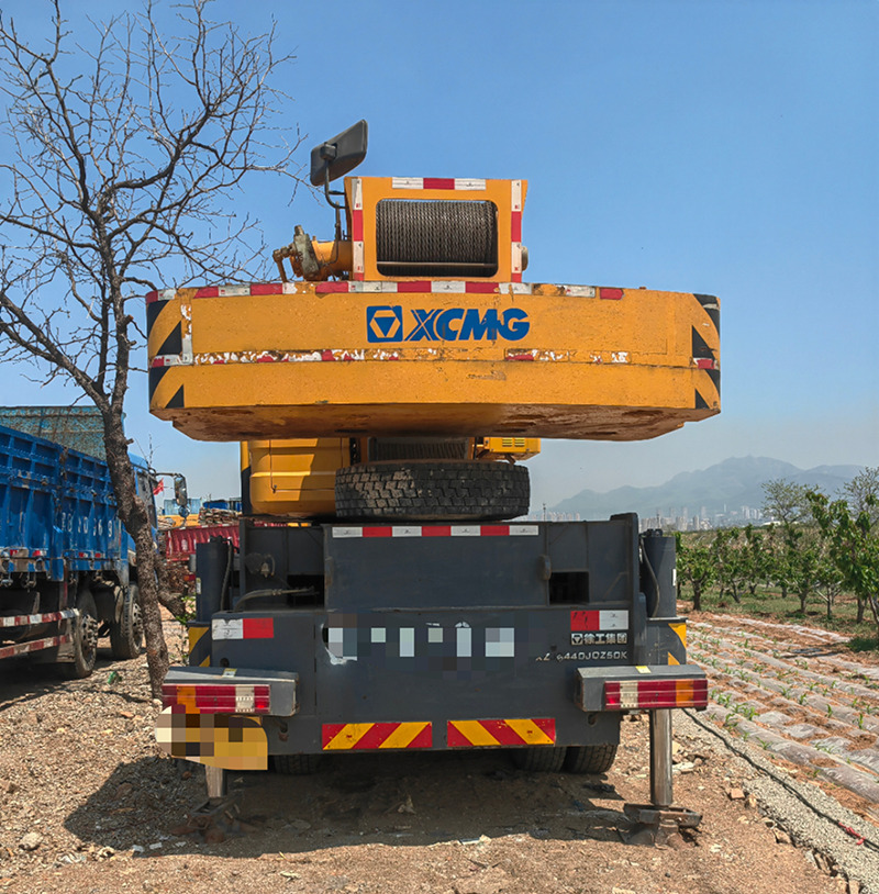 XCMG QY50KC hot sale used 50ton hydraulic crane truck price - Mobilkran: bild 4 XCMG QY50KC hot sale used 50ton hydraulic crane truck price - Mobilkran: bild 4