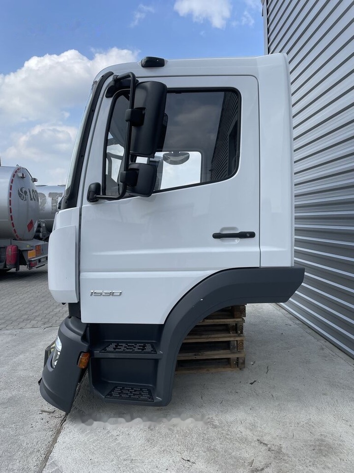 FRONT BUMPER COMPLETE EXTRA COST 700EU Mercedes-Benz ATEGO Euro 6 Mercedes-Benz 1523 L, 1524 L, 1527 L, 1530 - Hytt för Lastbil: bild 5 FRONT BUMPER COMPLETE EXTRA COST 700EU Mercedes-Benz ATEGO Euro 6 Mercedes-Benz 1523 L, 1524 L, 1527 L, 1530 - Hytt för Lastbil: bild 5