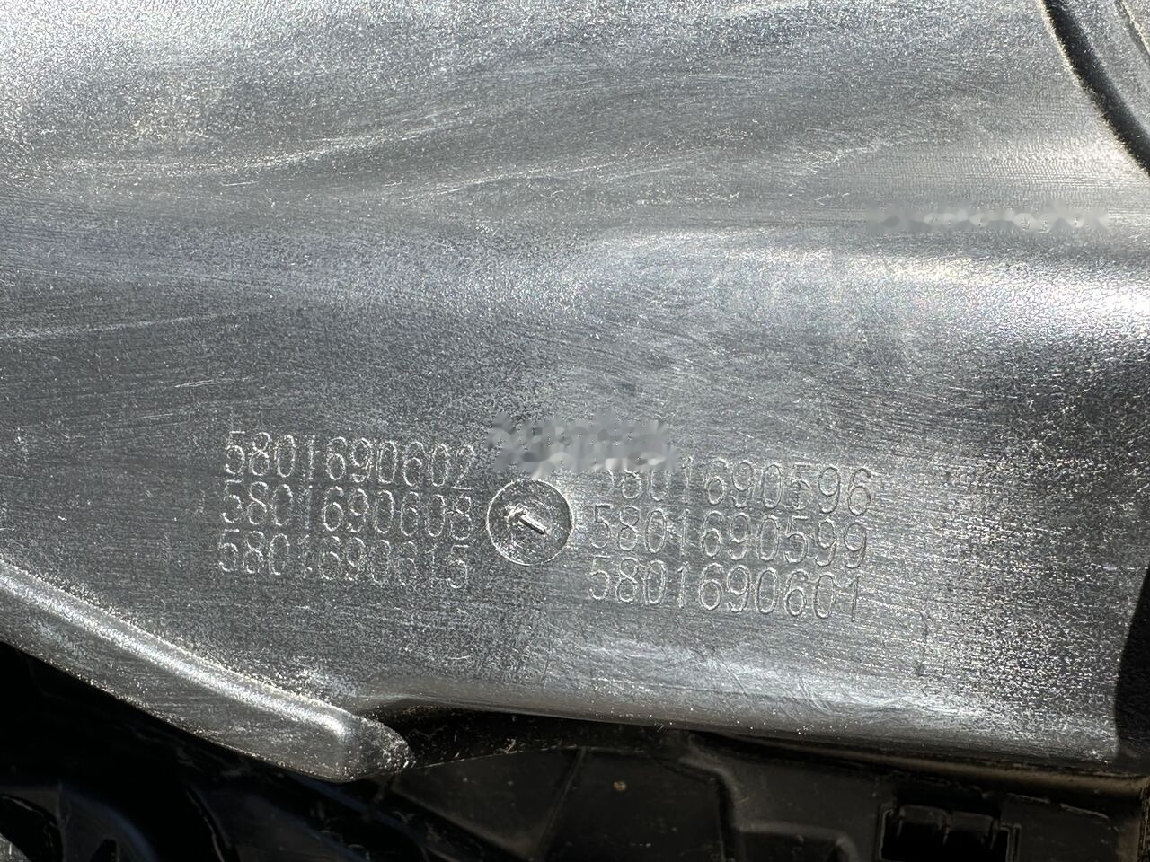 IVECO EUROCARGO 5801690602 / 5801745452 / 5801745449 IVECO 5801690602 / 5801745452 / 5801745449 - Stötfångare för Lastbil: bild 4 IVECO EUROCARGO 5801690602 / 5801745452 / 5801745449 IVECO 5801690602 / 5801745452 / 5801745449 - Stötfångare för Lastbil: bild 4