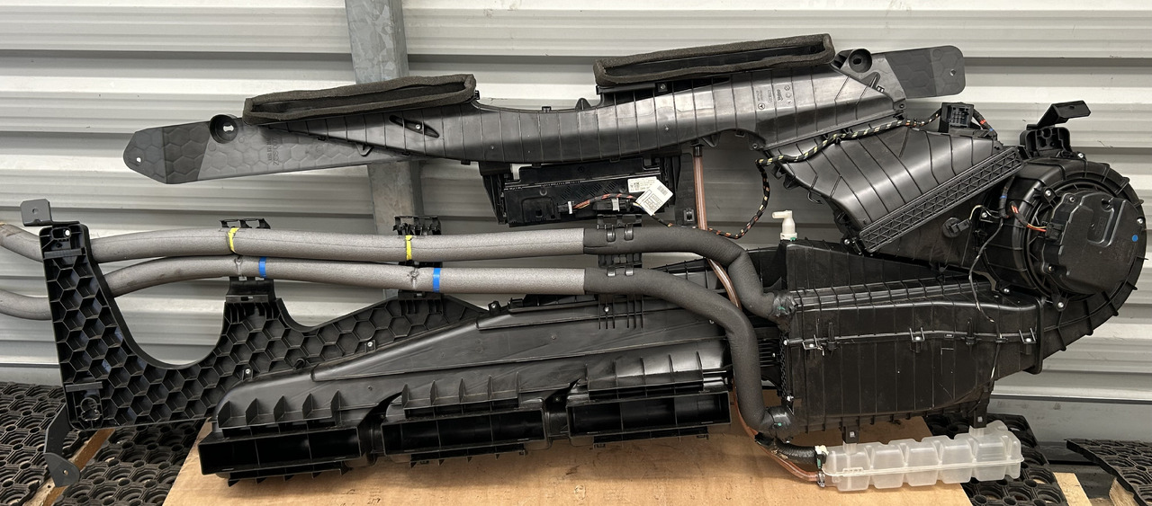 MERCEDES ACTROS MP4 PARKING AIR CONDITIONING - A/C reservdel: bild 4 MERCEDES ACTROS MP4 PARKING AIR CONDITIONING - A/C reservdel: bild 4