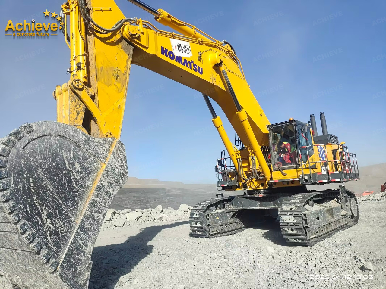 Komatsu 【ACHIEVE】TOP CONDITION!!! PC1250-11R 2023 4500h Horsepower (HP) 758 HP @ 1,800 rpm Operating weight (lbs) 269,300 - 272,600 Bucket Capacity (yd3) 5.3-9.5 - Bandgrävare: bild 2 Komatsu 【ACHIEVE】TOP CONDITION!!! PC1250-11R 2023 4500h Horsepower (HP) 758 HP @ 1,800 rpm Operating weight (lbs) 269,300 - 272,600 Bucket Capacity (yd3) 5.3-9.5 - Bandgrävare: bild 2