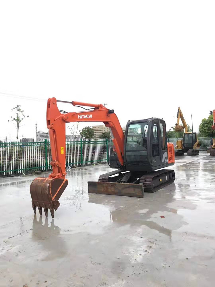 Hitachi 6 ton Hydraulic Excavator ZX60 Good Price - Bandgrävare: bild 1 Hitachi 6 ton Hydraulic Excavator ZX60 Good Price - Bandgrävare: bild 1
