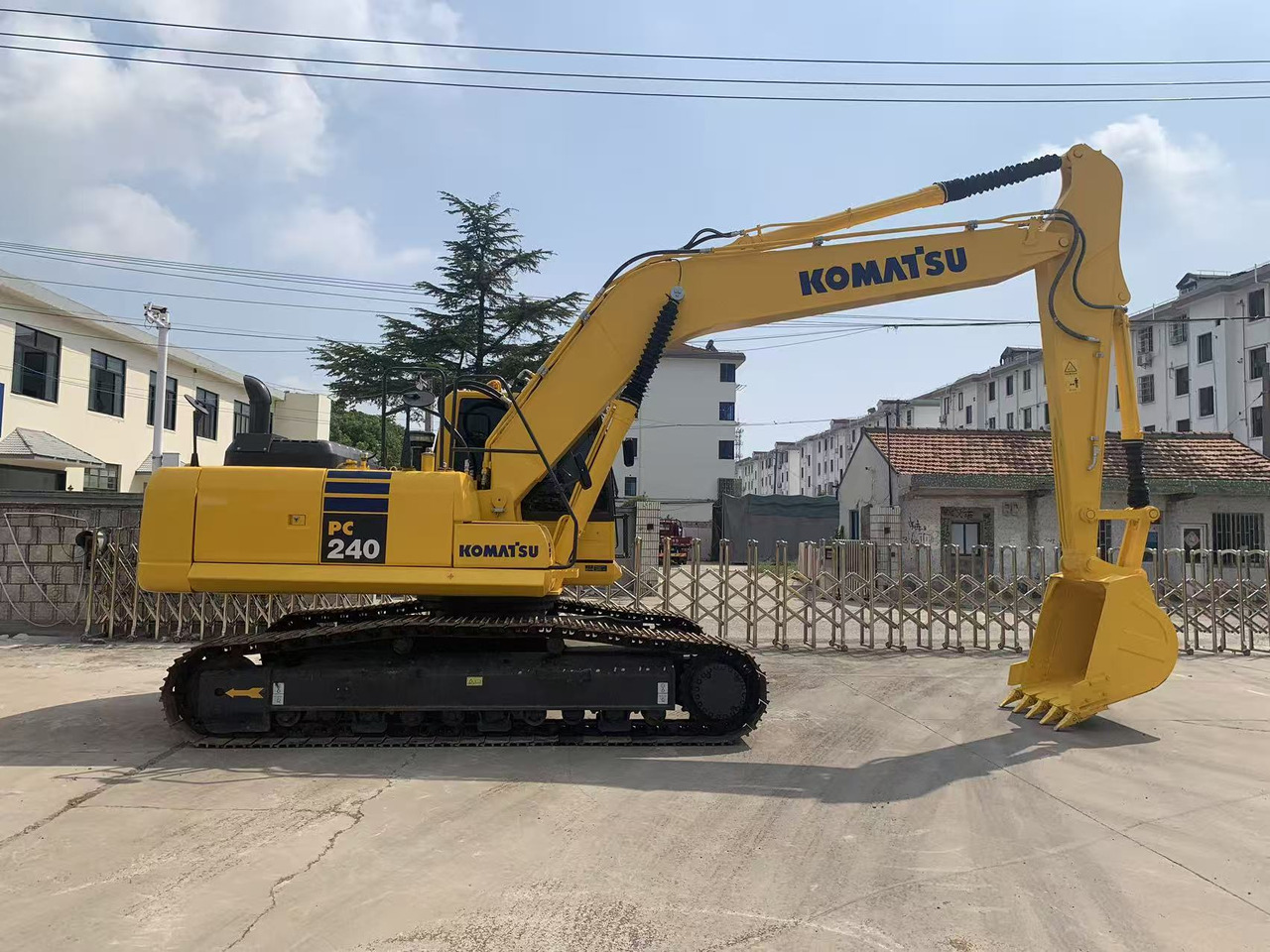 Komatsu PC240 Tracked Excavator Japan Origin - Bandgrävare: bild 1 Komatsu PC240 Tracked Excavator Japan Origin - Bandgrävare: bild 1