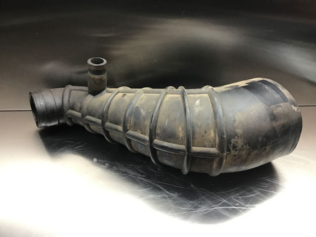 Liebherr Air Filter Hose - Insugsrör: bild 2 Liebherr Air Filter Hose - Insugsrör: bild 2