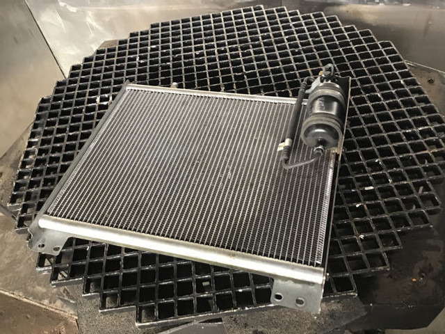 Liebherr Airco Condensor - A/C reservdel: bild 3 Liebherr Airco Condensor - A/C reservdel: bild 3