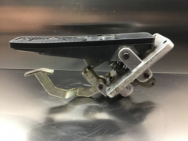 Liebherr Brake Pedal - Pedal: bild 3 Liebherr Brake Pedal - Pedal: bild 3