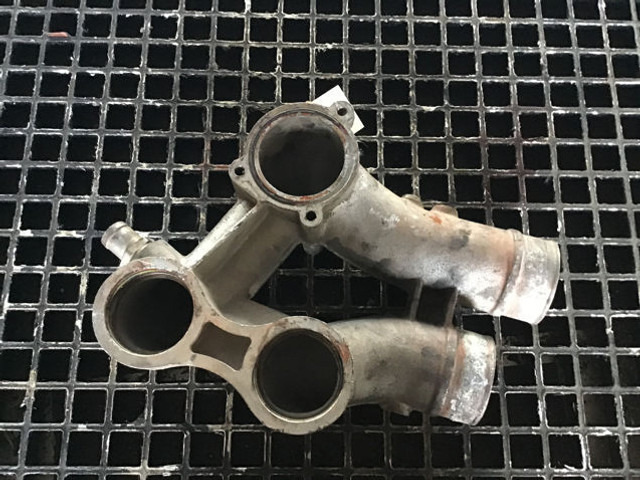 Liebherr Coolant pipe bend - A/C reservdel: bild 3 Liebherr Coolant pipe bend - A/C reservdel: bild 3