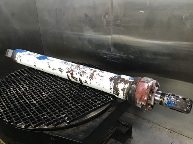 Liebherr - Hydraulcylinder: bild 1 Liebherr - Hydraulcylinder: bild 1