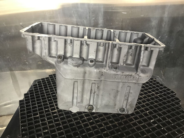 Liebherr Oil Sump - Vevhus: bild 1 Liebherr Oil Sump - Vevhus: bild 1