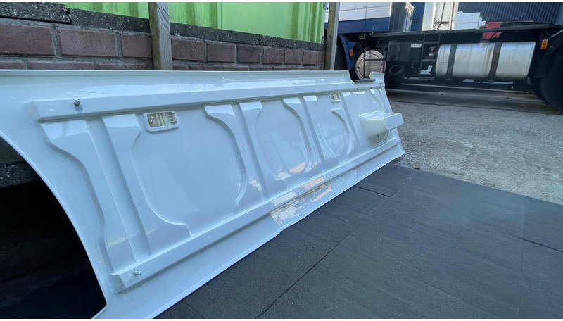Scania Side Skirt Scania zijskirts - Aerodynamik/ Spoiler för Lastbil: bild 4 Scania Side Skirt Scania zijskirts - Aerodynamik/ Spoiler för Lastbil: bild 4