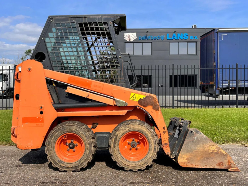 Bobcat S70 - Kompaktlastare/ Slirstyrda lastare: bild 1 Bobcat S70 - Kompaktlastare/ Slirstyrda lastare: bild 1