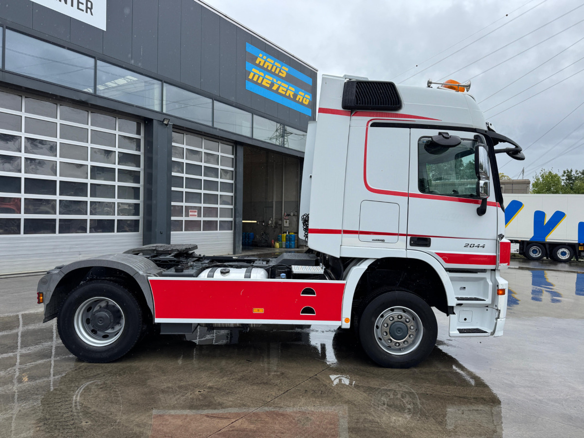 MERCEDES Actros 2044 4x4 - Dragbil: bild 4 MERCEDES Actros 2044 4x4 - Dragbil: bild 4