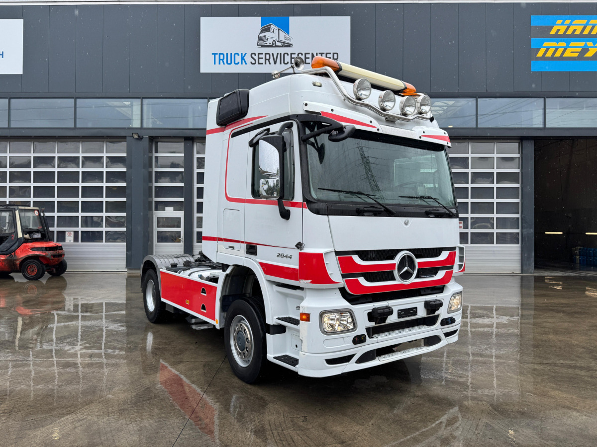 MERCEDES Actros 2044 4x4 - Dragbil: bild 3 MERCEDES Actros 2044 4x4 - Dragbil: bild 3