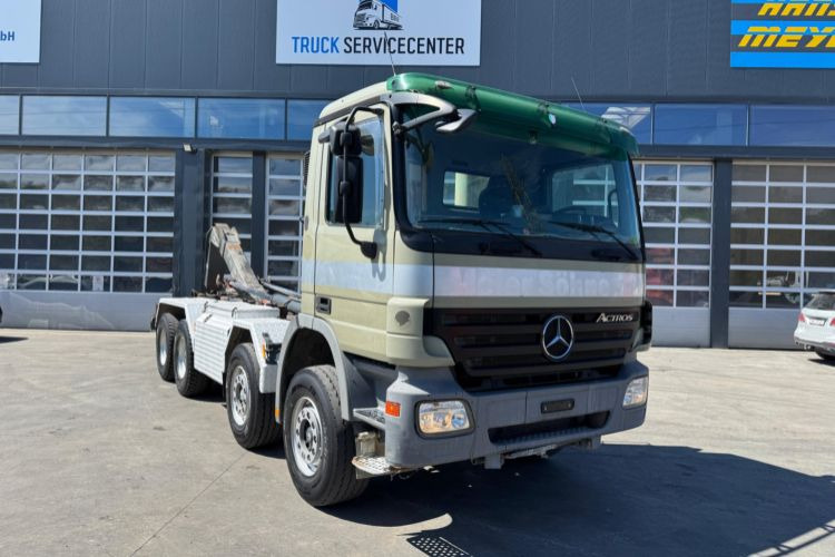 Mercedes-Benz Actros 3244 8x4 Hiab 26T AHK - Lastväxlare lastbil: bild 2 Mercedes-Benz Actros 3244 8x4 Hiab 26T AHK - Lastväxlare lastbil: bild 2