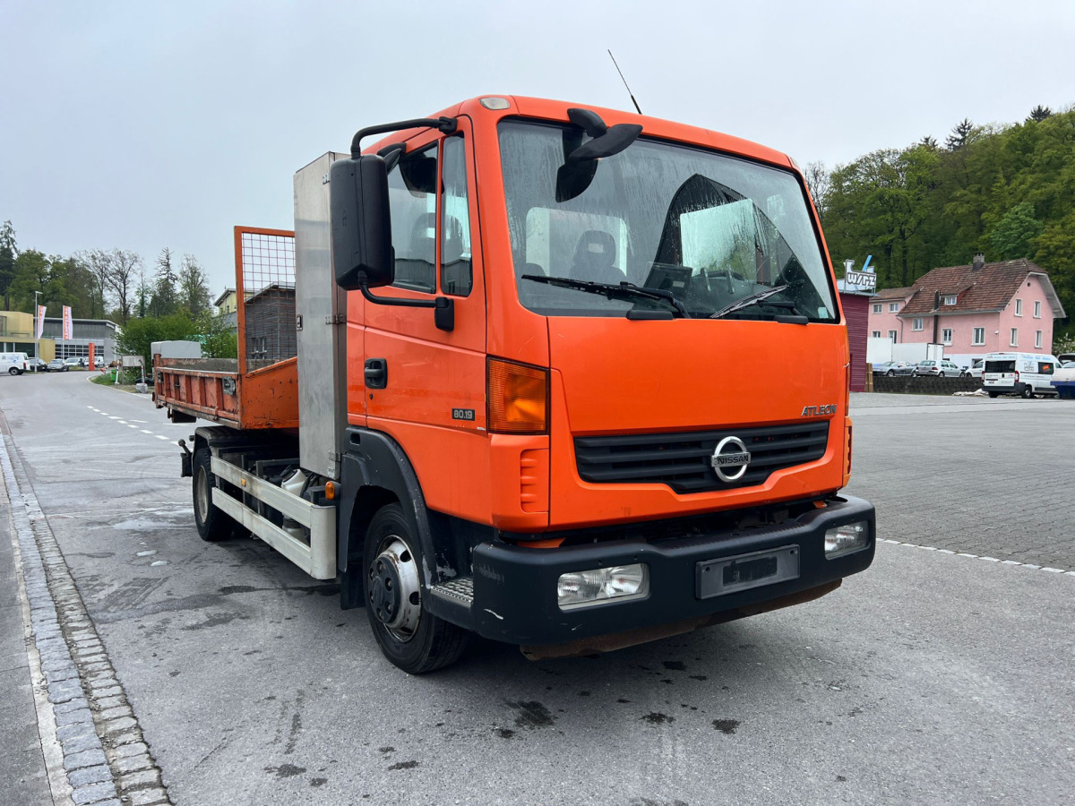 NISSAN Atleon 80.19 4x2 Hooklift - Lastväxlare lastbil: bild 4 NISSAN Atleon 80.19 4x2 Hooklift - Lastväxlare lastbil: bild 4
