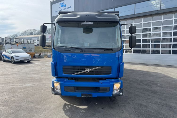 Volvo FLL-290 - Kapellbil: bild 2 Volvo FLL-290 - Kapellbil: bild 2