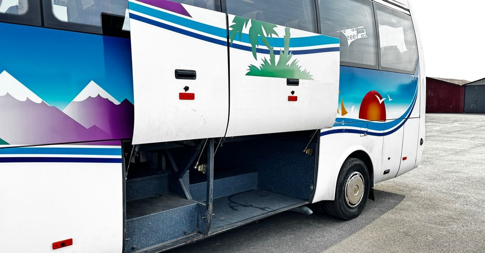 Temsa Opalin 9 / silnik MAN / KLIMA !!! / 39 miejsc / mały przebieg !!! / Cena 114000 zł netto - Turistbuss: bild 4 Temsa Opalin 9 / silnik MAN / KLIMA !!! / 39 miejsc / mały przebieg !!! / Cena 114000 zł netto - Turistbuss: bild 4