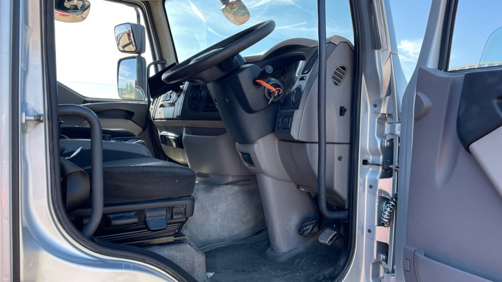 DAF LF 280 - Transportbil med flak: bild 5 DAF LF 280 - Transportbil med flak: bild 5