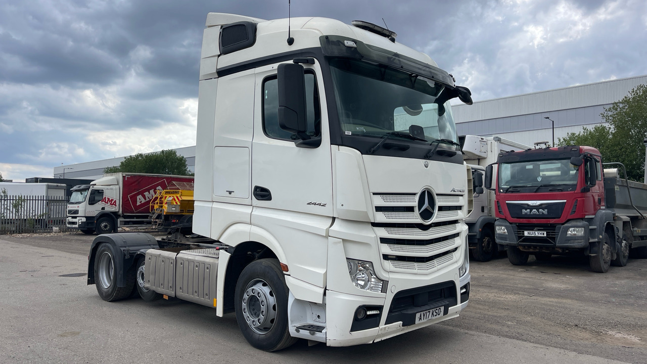 MERCEDES-BENZ ACTORS 2442 - Dragbil: bild 1 MERCEDES-BENZ ACTORS 2442 - Dragbil: bild 1