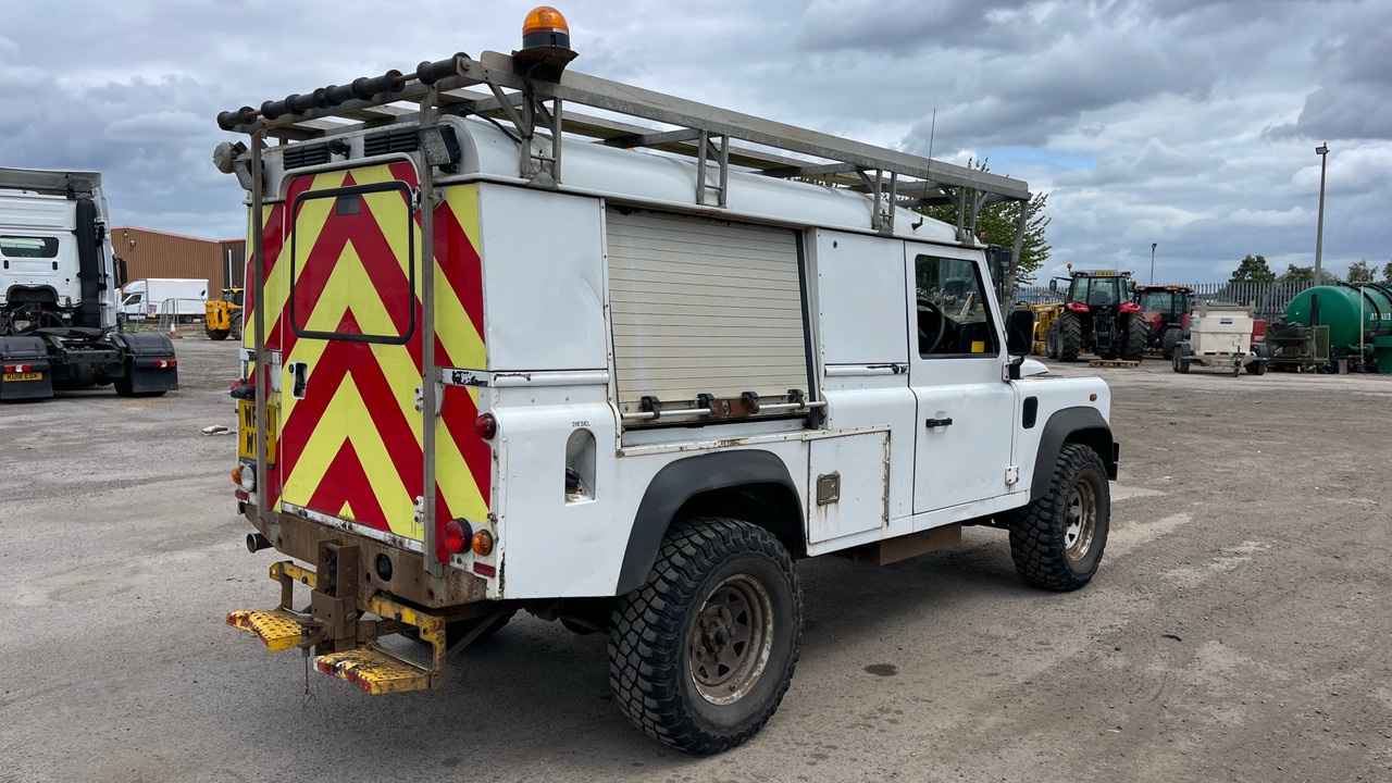 Land Rover Defender 110 2.2 TDCI HARD TOP - SUV: bild 4 Land Rover Defender 110 2.2 TDCI HARD TOP - SUV: bild 4