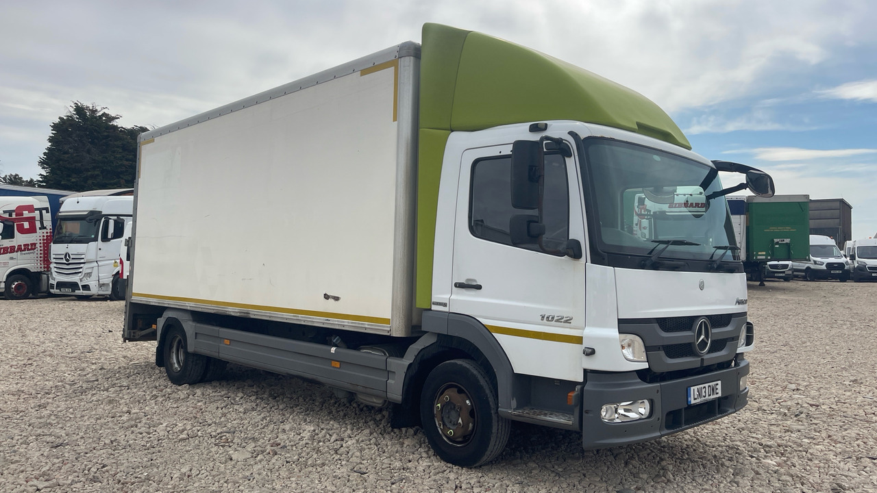 MERCEDES-BENZ ATEGO 1022 - Lastbil med skåp: bild 1 MERCEDES-BENZ ATEGO 1022 - Lastbil med skåp: bild 1