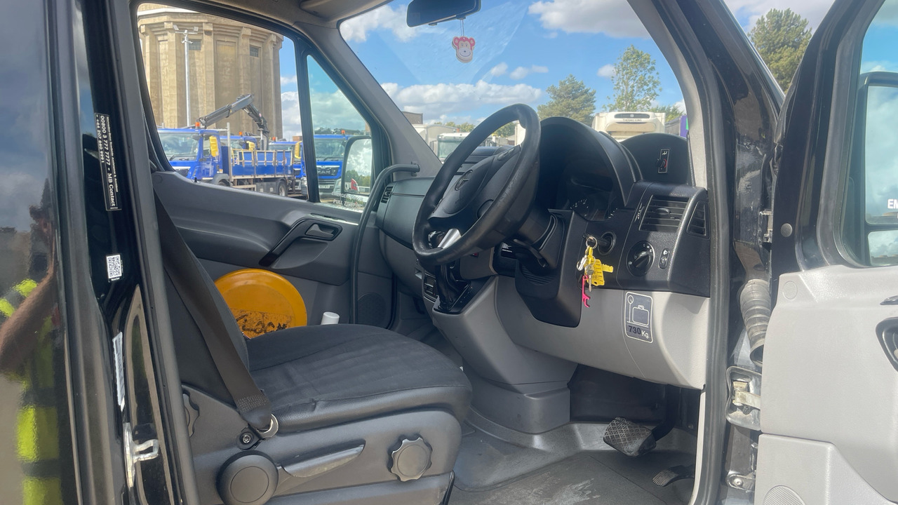 MERCEDES-BENZ SPRINTER TRANSFER 35 - Minibuss, Persontransport: bild 5 MERCEDES-BENZ SPRINTER TRANSFER 35 - Minibuss, Persontransport: bild 5