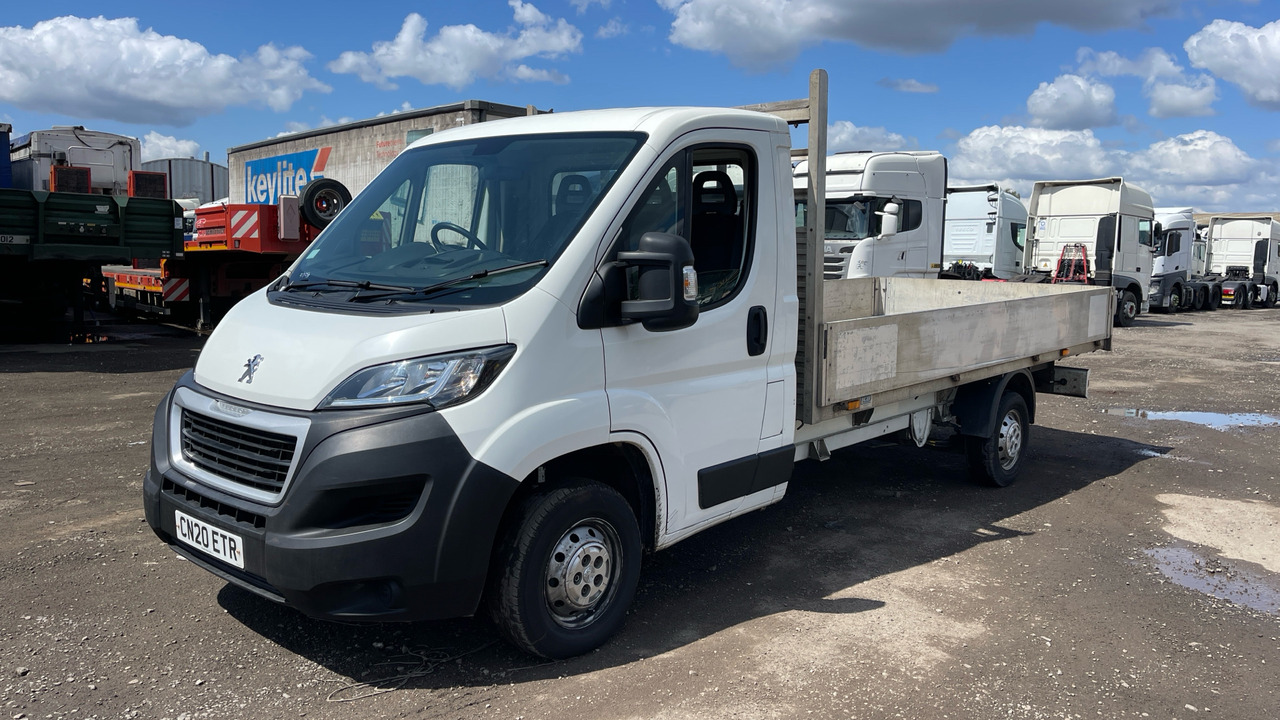 PEUGEOT BOXER 335 2.2 BLUEHDI 140PS - Transportbil med flak: bild 2 PEUGEOT BOXER 335 2.2 BLUEHDI 140PS - Transportbil med flak: bild 2