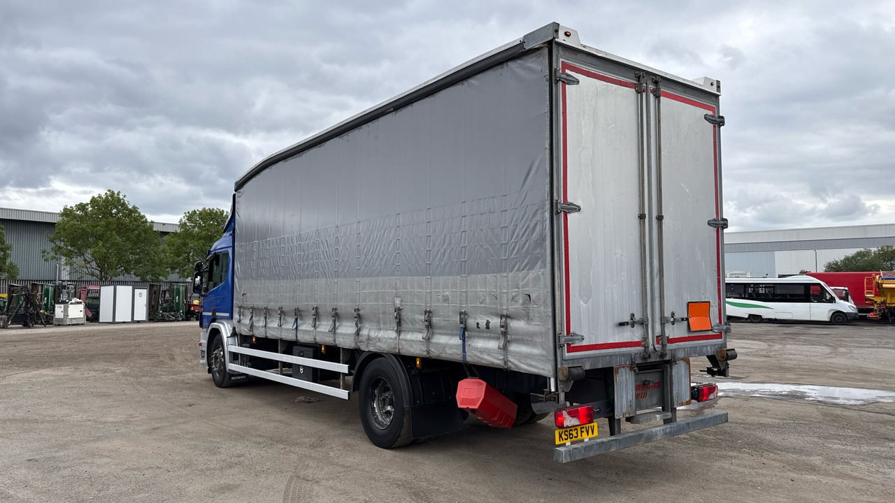 SCANIA P 230 - Kapellbil: bild 3 SCANIA P 230 - Kapellbil: bild 3
