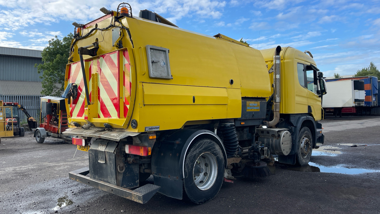 SCANIA p 230 - Sopmaskin: bild 4 SCANIA p 230 - Sopmaskin: bild 4