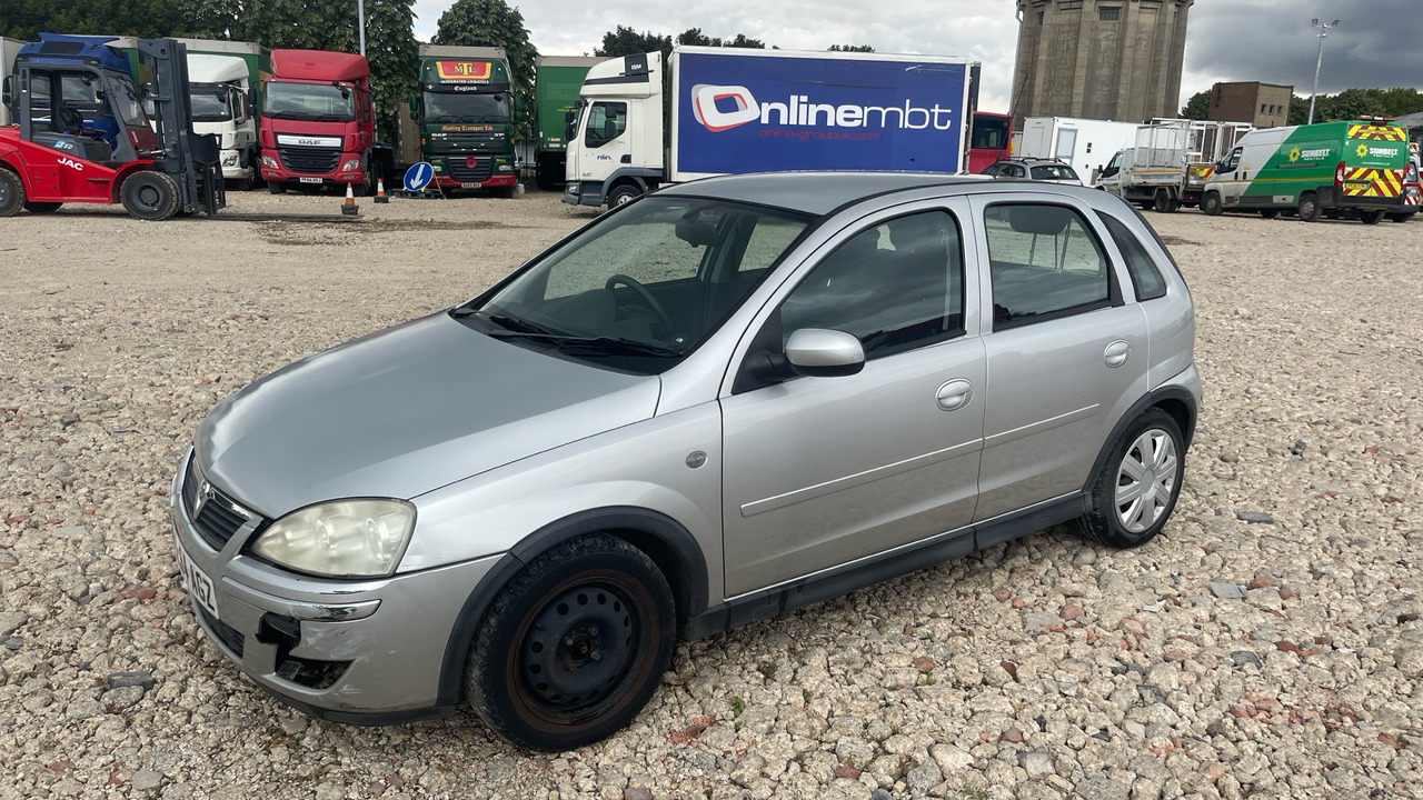 VAUXHALL CORSA 1.2 I - Hatchback/ Halvkombi: bild 2 VAUXHALL CORSA 1.2 I - Hatchback/ Halvkombi: bild 2