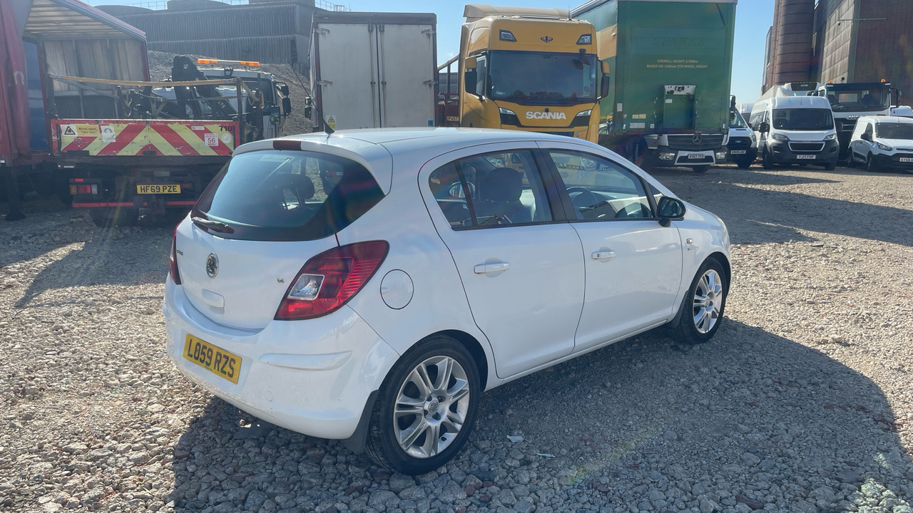 VAUXHALL CORSA 1.4I - Hatchback/ Halvkombi: bild 4 VAUXHALL CORSA 1.4I - Hatchback/ Halvkombi: bild 4