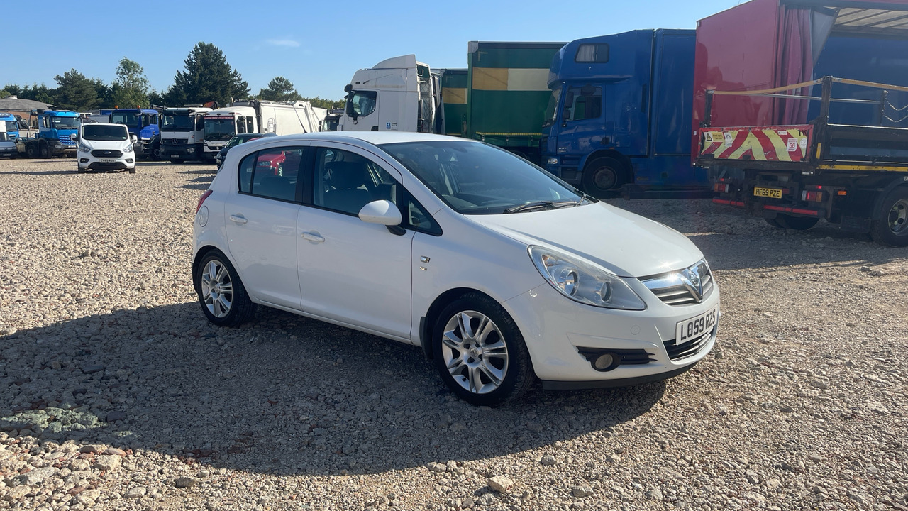 VAUXHALL CORSA 1.4I - Hatchback/ Halvkombi: bild 1 VAUXHALL CORSA 1.4I - Hatchback/ Halvkombi: bild 1