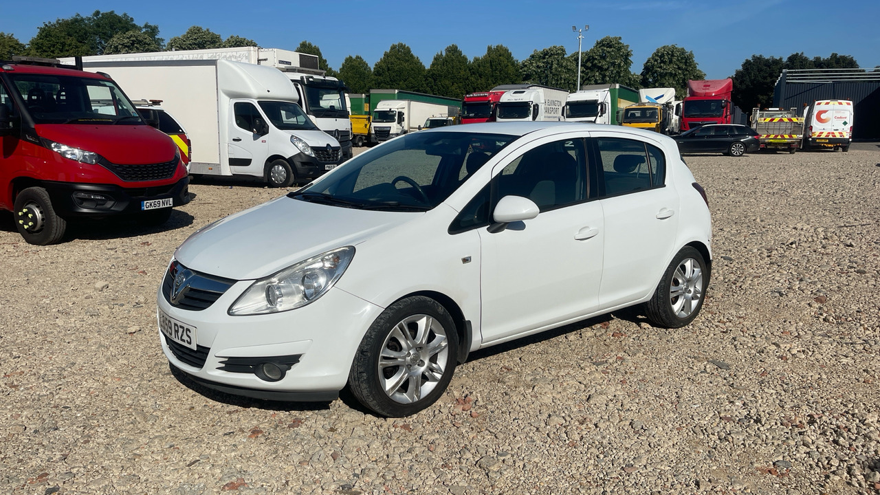 VAUXHALL CORSA 1.4I - Hatchback/ Halvkombi: bild 2 VAUXHALL CORSA 1.4I - Hatchback/ Halvkombi: bild 2