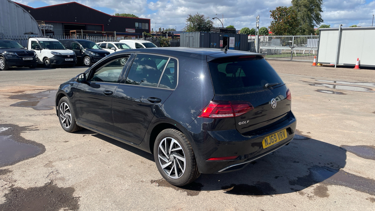 VOLKSWAGEN GOLF 2.0 TDI MATCH - Hatchback/ Halvkombi: bild 3 VOLKSWAGEN GOLF 2.0 TDI MATCH - Hatchback/ Halvkombi: bild 3
