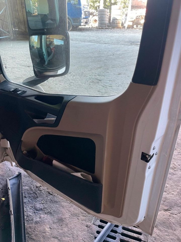 Actros MP4 Beifahrertür, Tür Rechts Weiß Spiegel Innenverkleidung - Dörr och reservdelar för Lastbil: bild 5 Actros MP4 Beifahrertür, Tür Rechts Weiß Spiegel Innenverkleidung - Dörr och reservdelar för Lastbil: bild 5